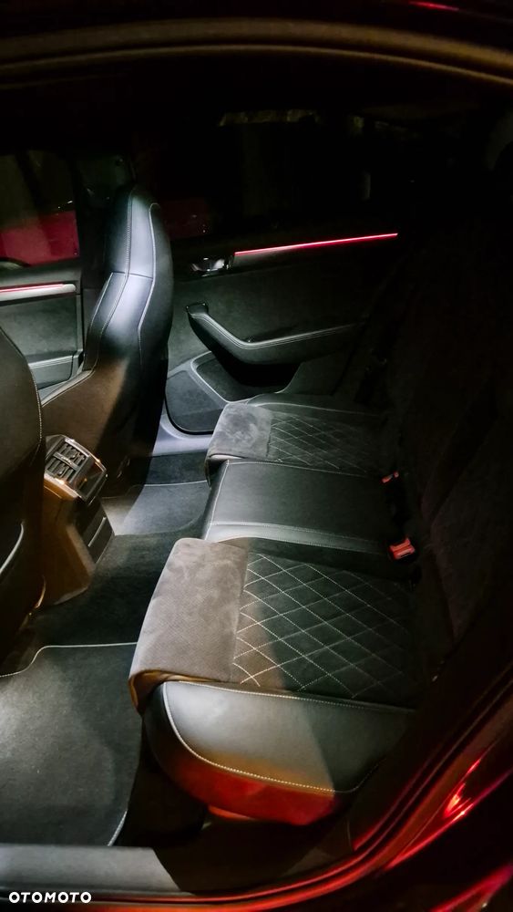 Skoda Superb 2.0 TSI Sportline DSG - 18