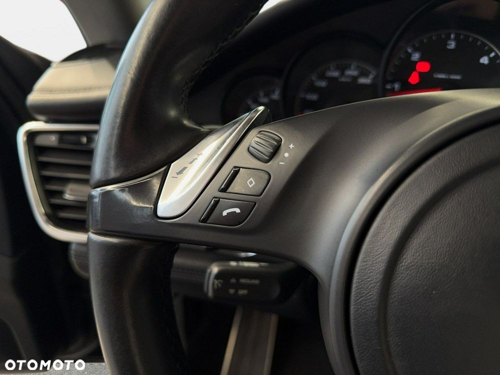 Porsche Panamera - 22