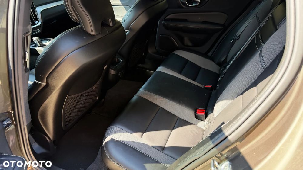 Volvo V60 B4 D Geartronic RDesign - 22