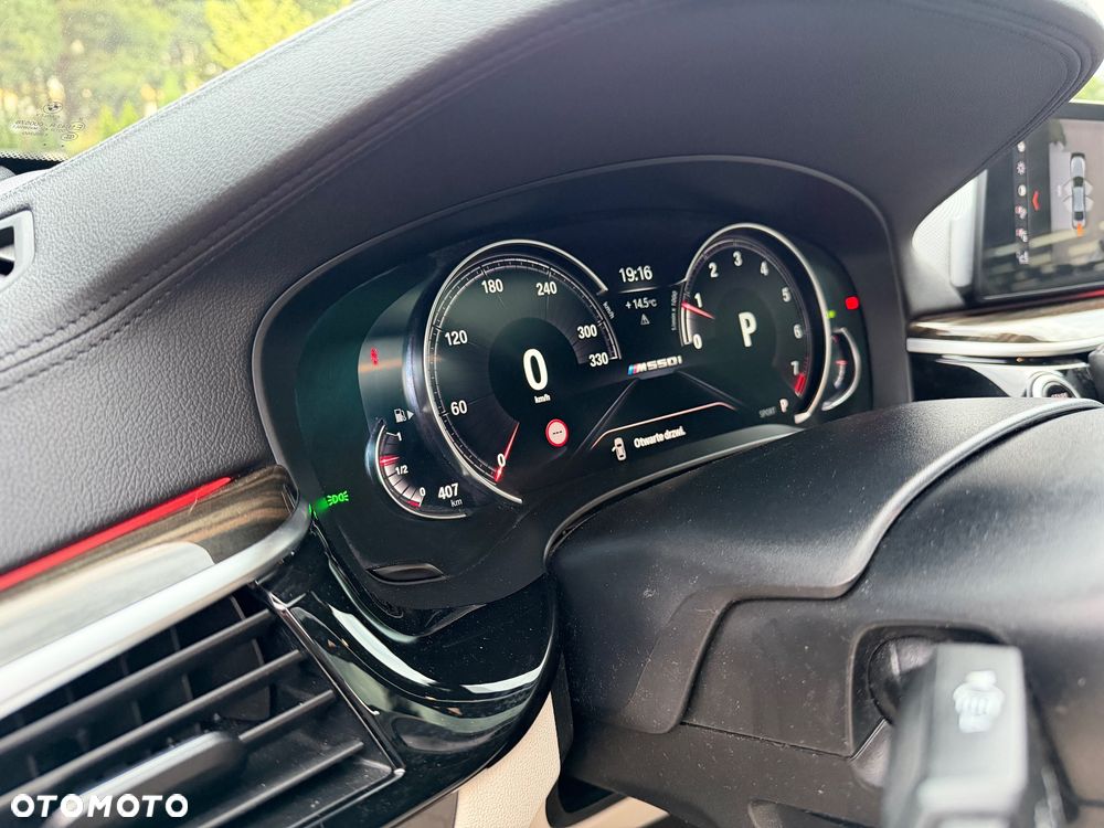 BMW Seria 5 M550i xDrive - 20