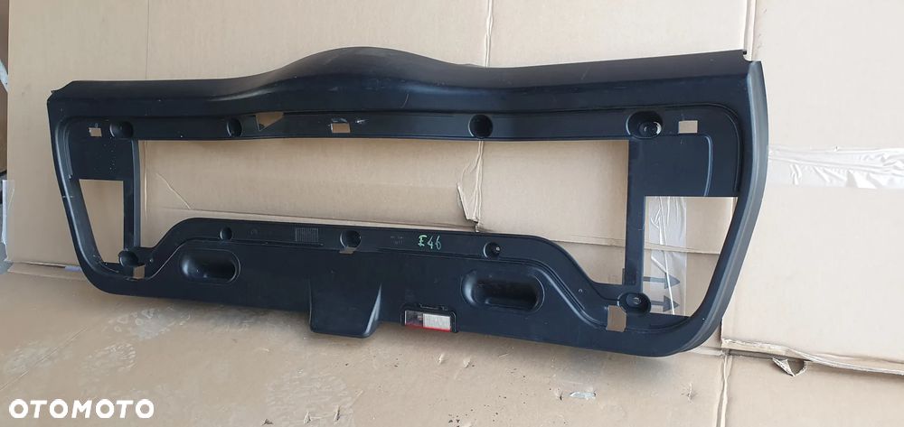 Osłona tapicerka klapy bagażnika BMW 3 E46 Kombi 8218783 - 3