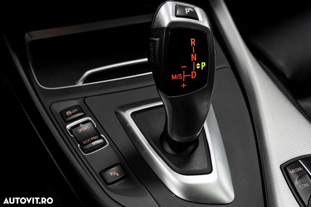 BMW Seria 1 120d xDrive Aut. Edition M Sport Shadow - 34