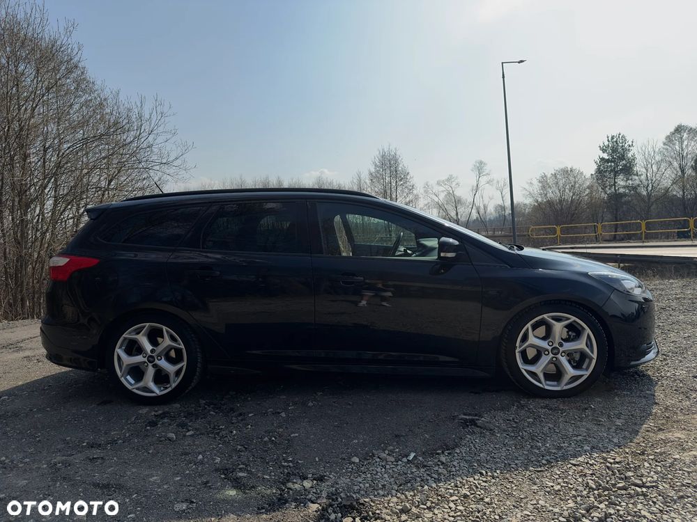 Ford Focus 2.0 EcoBoost ST mit Leder-Sport-Paket - 9