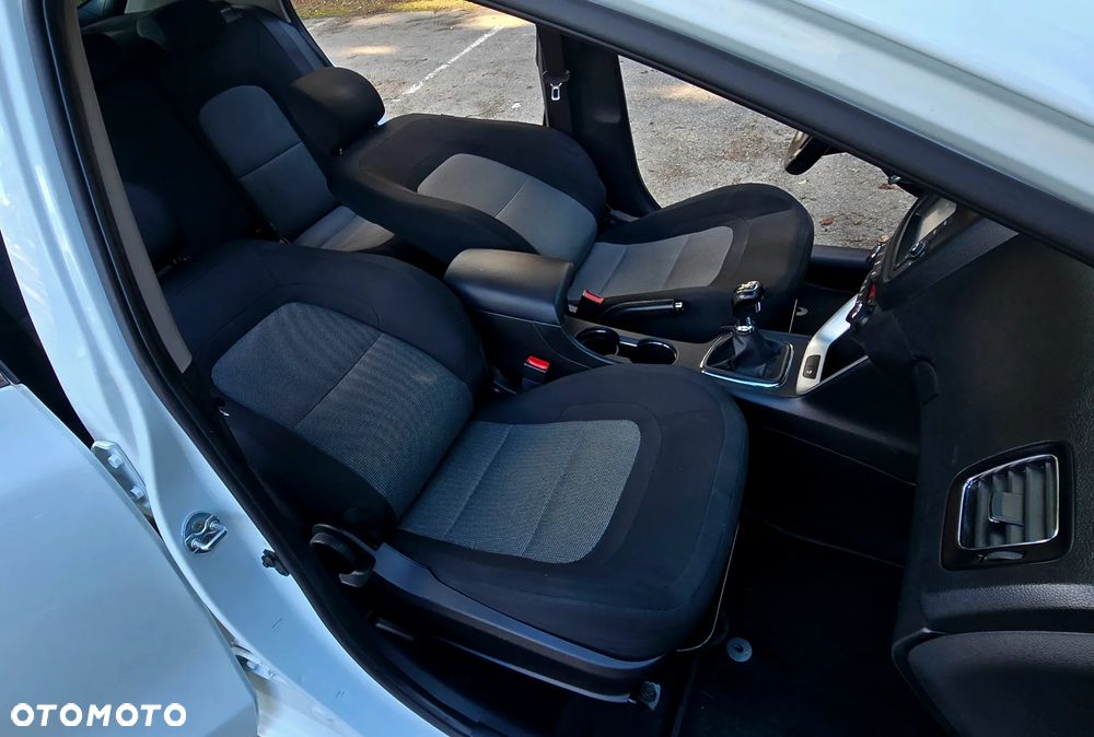 Kia Ceed 1.6 CRDi 136 ISG Dream Team Edition - 34