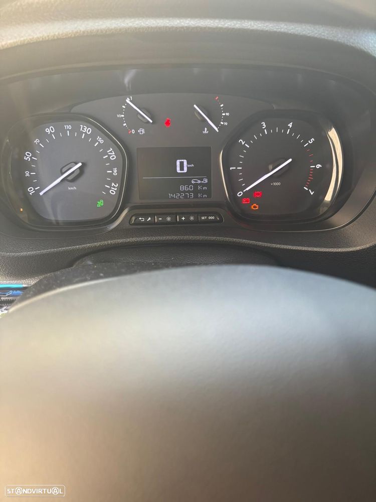 Peugeot Expert 2.0 BlueHDi Semi-Vidrado Long - 9