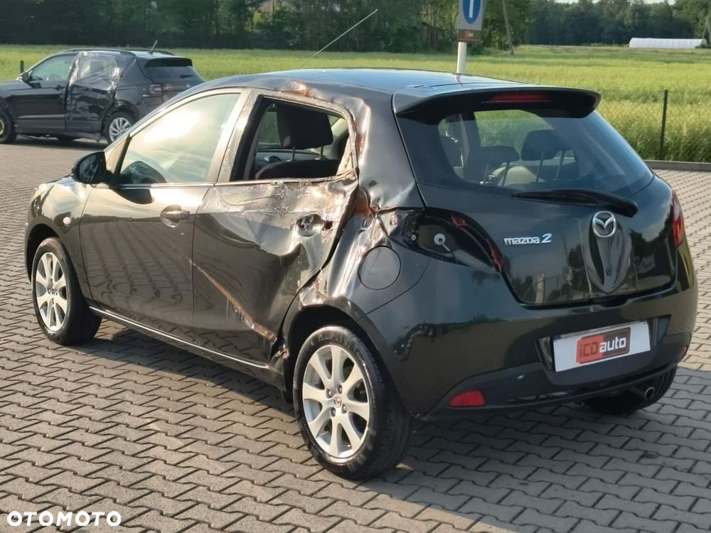 Mazda 2 - 5