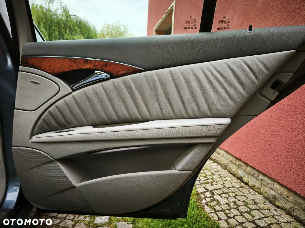 Mercedes-Benz Klasa E - 24