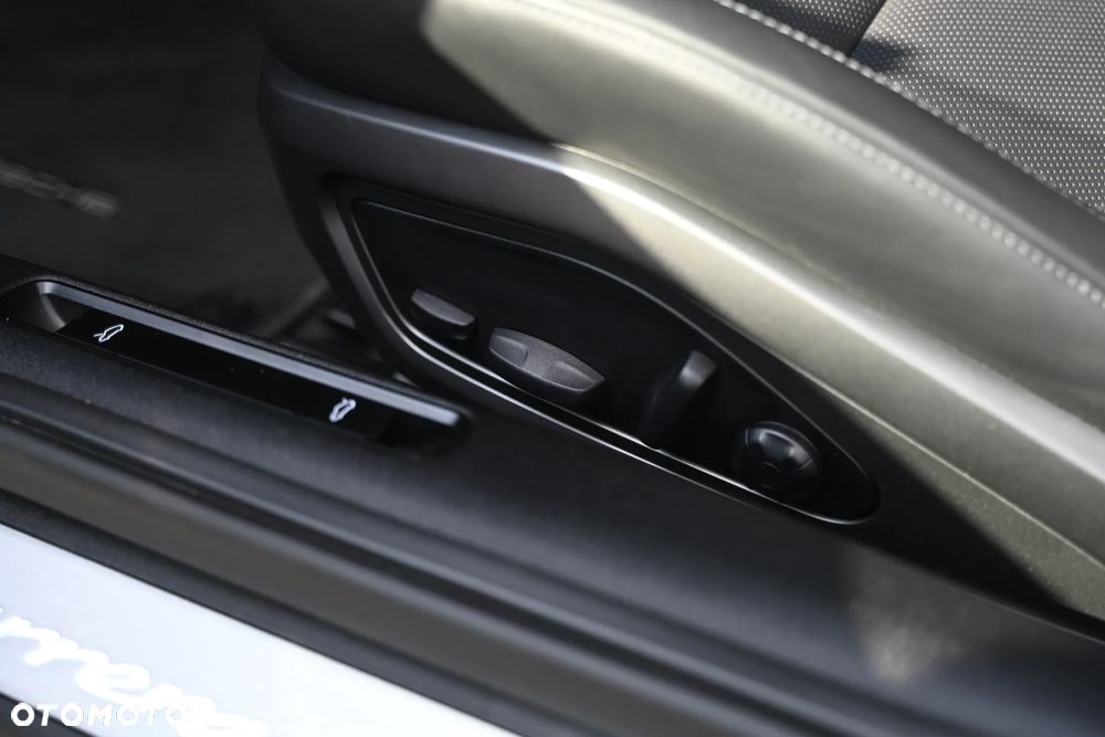 Porsche 911 Carrera S - 28