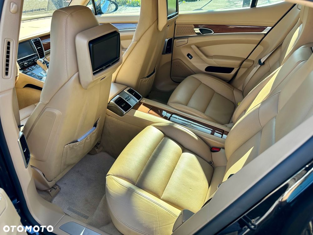 Porsche Panamera S PDK - 9