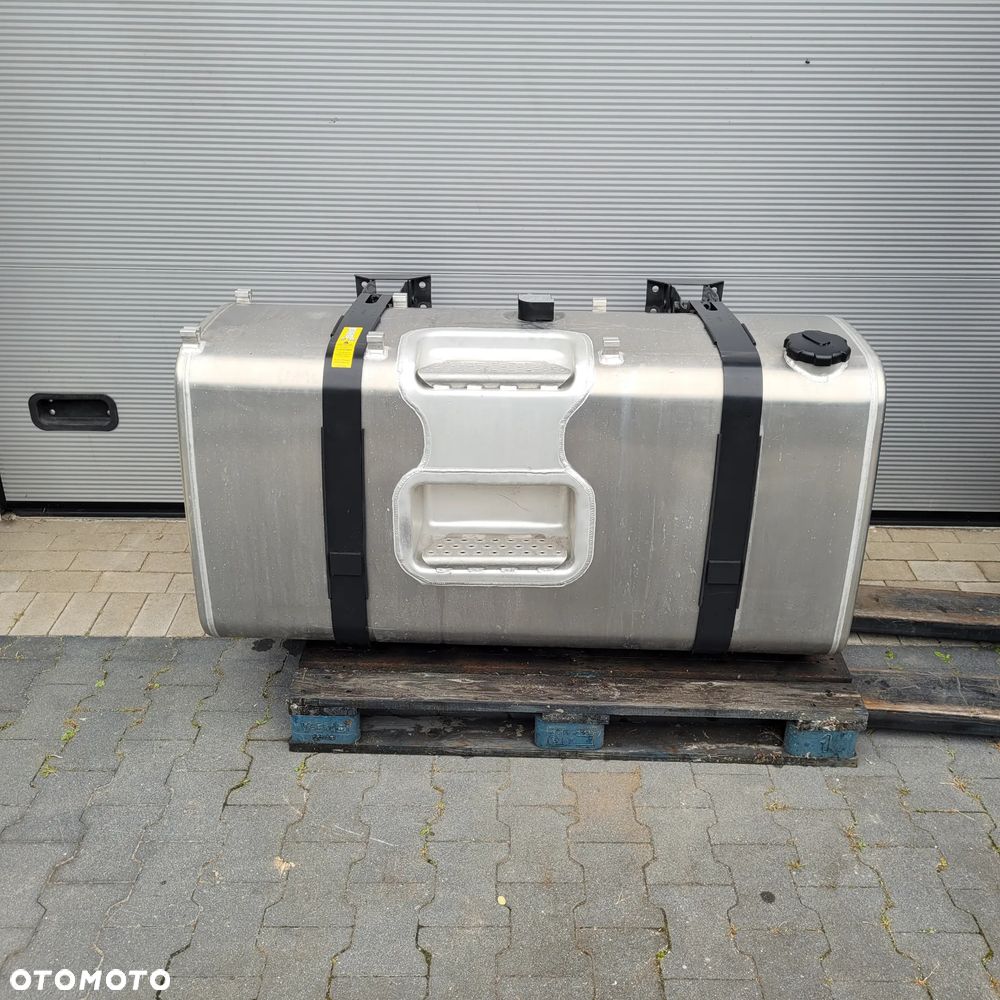 ZBIORNIK PALIWA VOLVO FH5 FH4 140X70X70 2133567 CHWALIM116 - 1