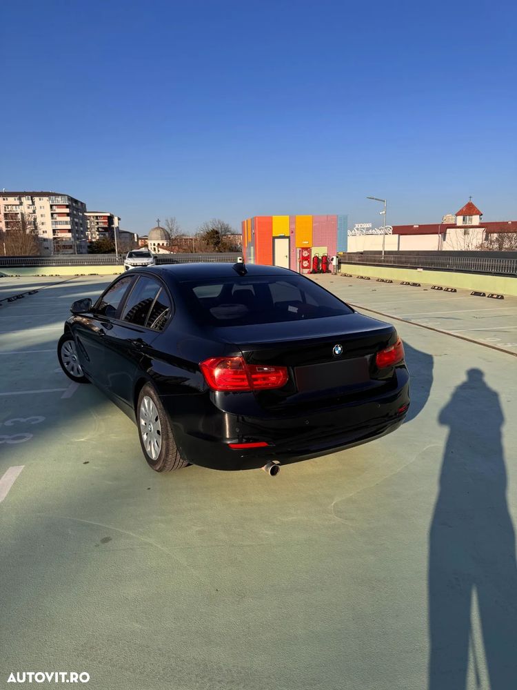 BMW Seria 3 318d - 5