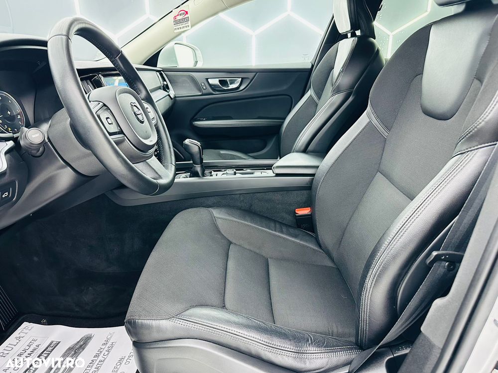 Volvo V60 D4 Momentum Pro - 13