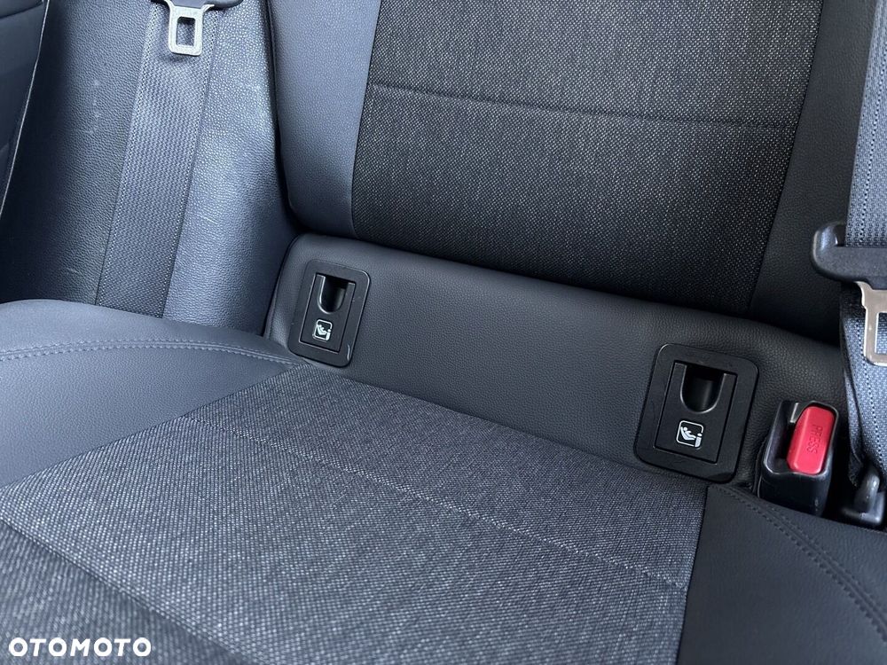 Toyota Corolla 1.8 Hybrid Comfort - 24