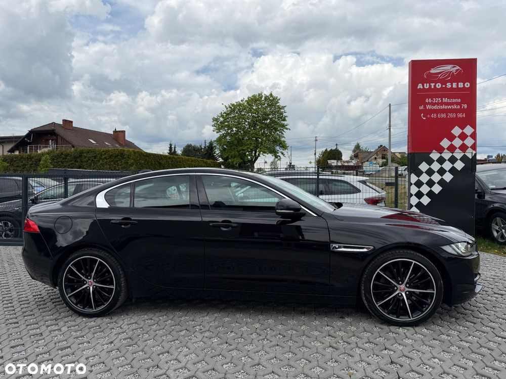 Jaguar XE 20t Prestige - 11