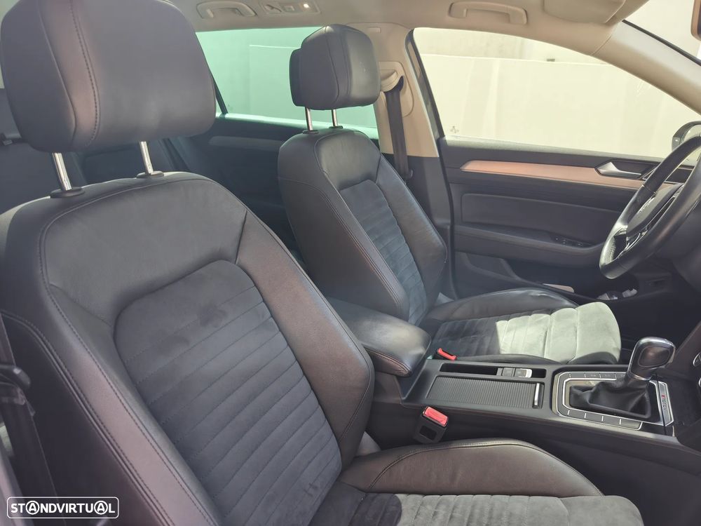 VW Passat Variant 2.0 TDI Highline DSG 4Motion - 15