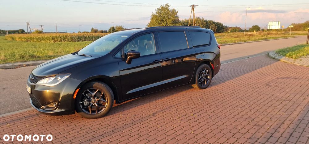 Chrysler Pacifica - 34