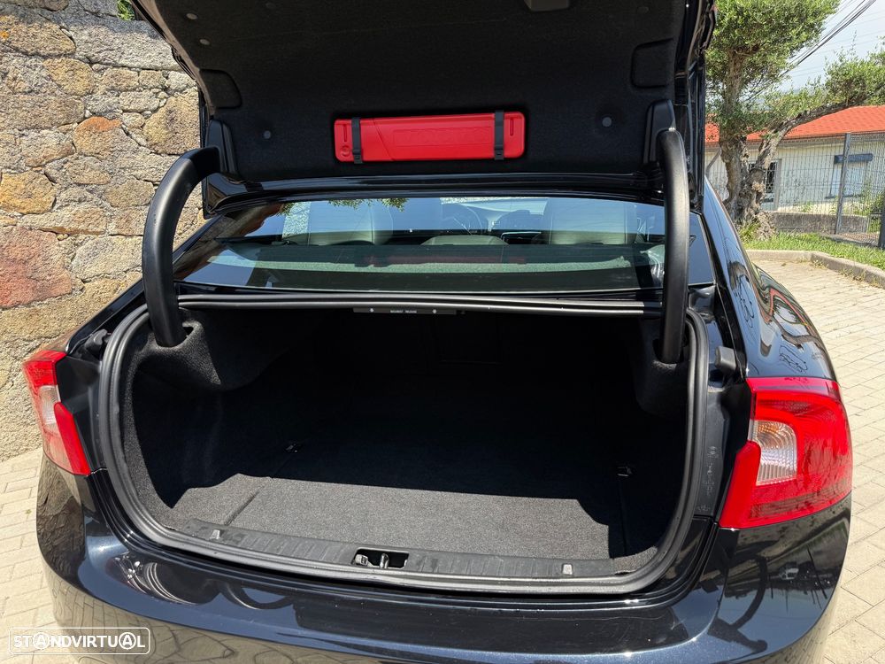 Volvo S60 2.0 D4 R-Design - 38
