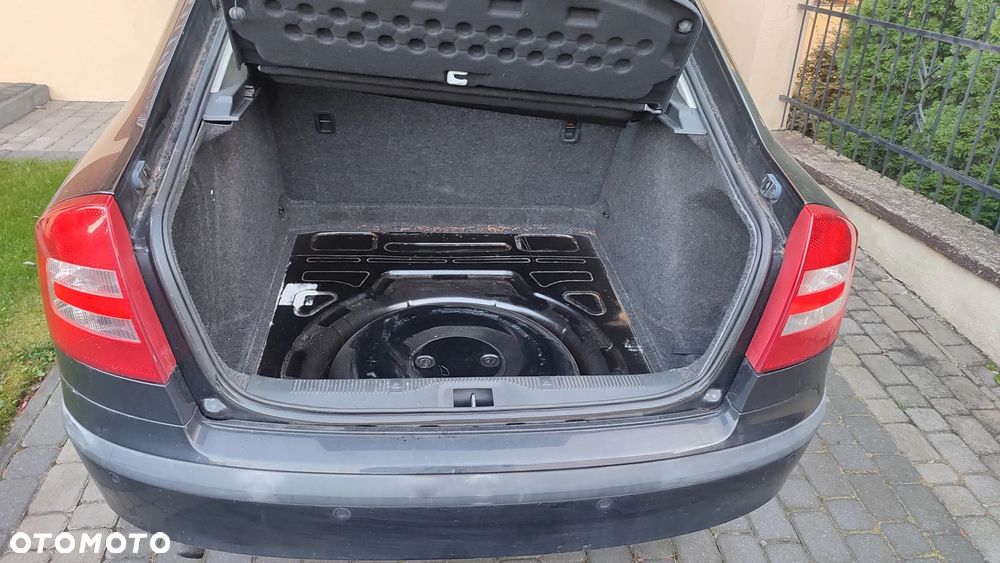 Skoda Octavia 1.6 Tour - 8