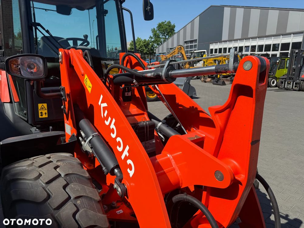 Kubota R070 - 13
