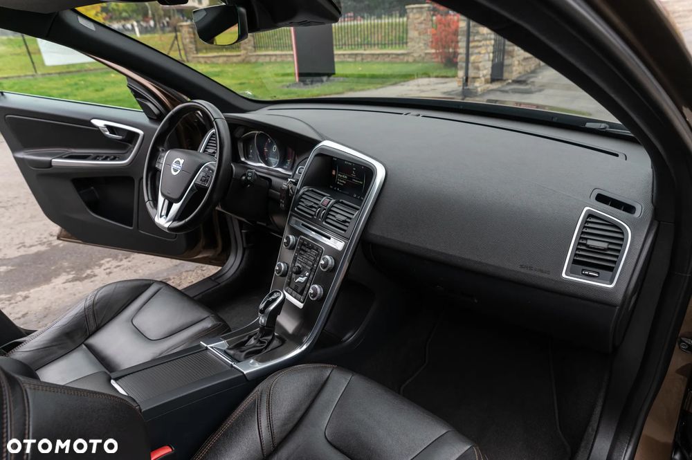 Volvo XC 60 D4 Geartronic Momentum - 26