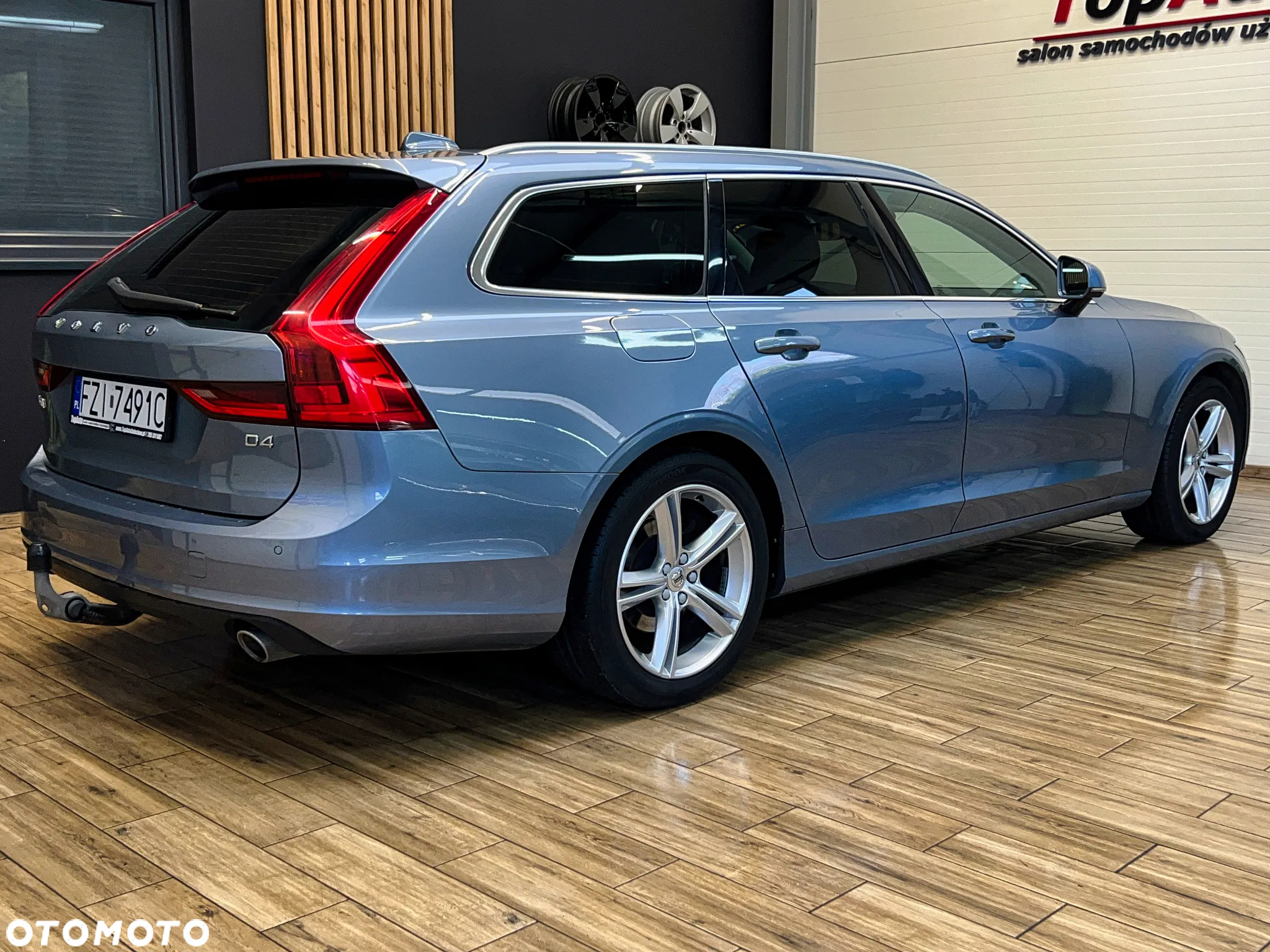 Volvo V90 D4 Momentum Pro - 8