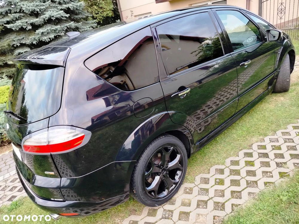 Ford S-Max - 11