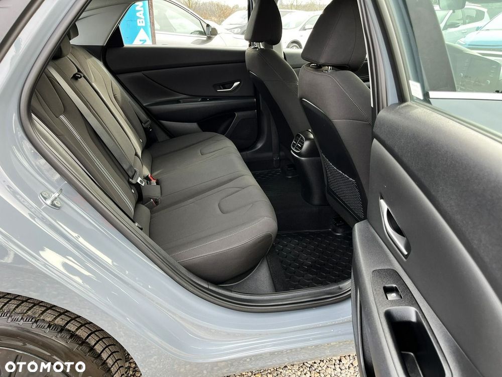 Hyundai Elantra 1.6 Smart CVT - 31