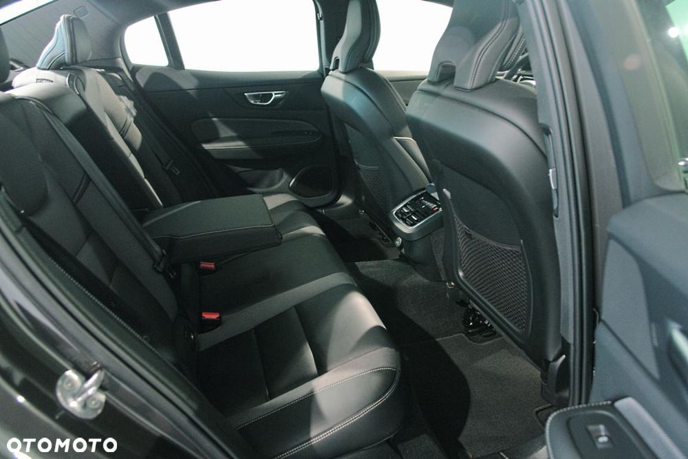 Volvo S60 B5 B AWD Ultimate Dark - 16