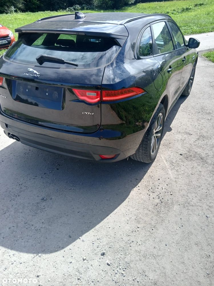 Jaguar F-Pace 20d R-Sport - 4