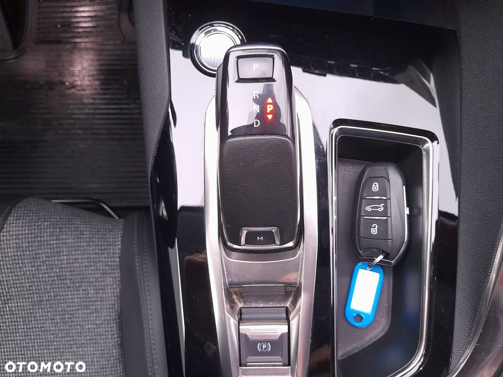 Peugeot 3008 1.2 PureTech Allure S&S EAT8 - 30