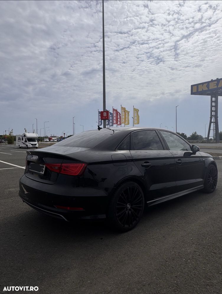 Audi A3 2.0 TDI Sportback S tronic S line Sportpaket - 2