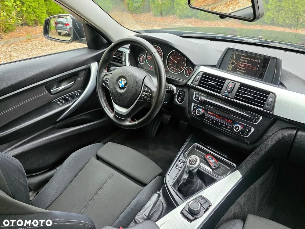 BMW Seria 3 318d DPF Edition Sport - 22
