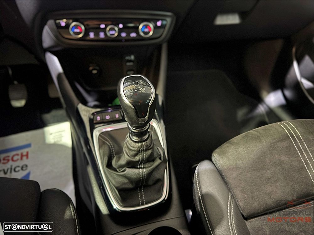 Opel Crossland 1.2 T GS Line - 29