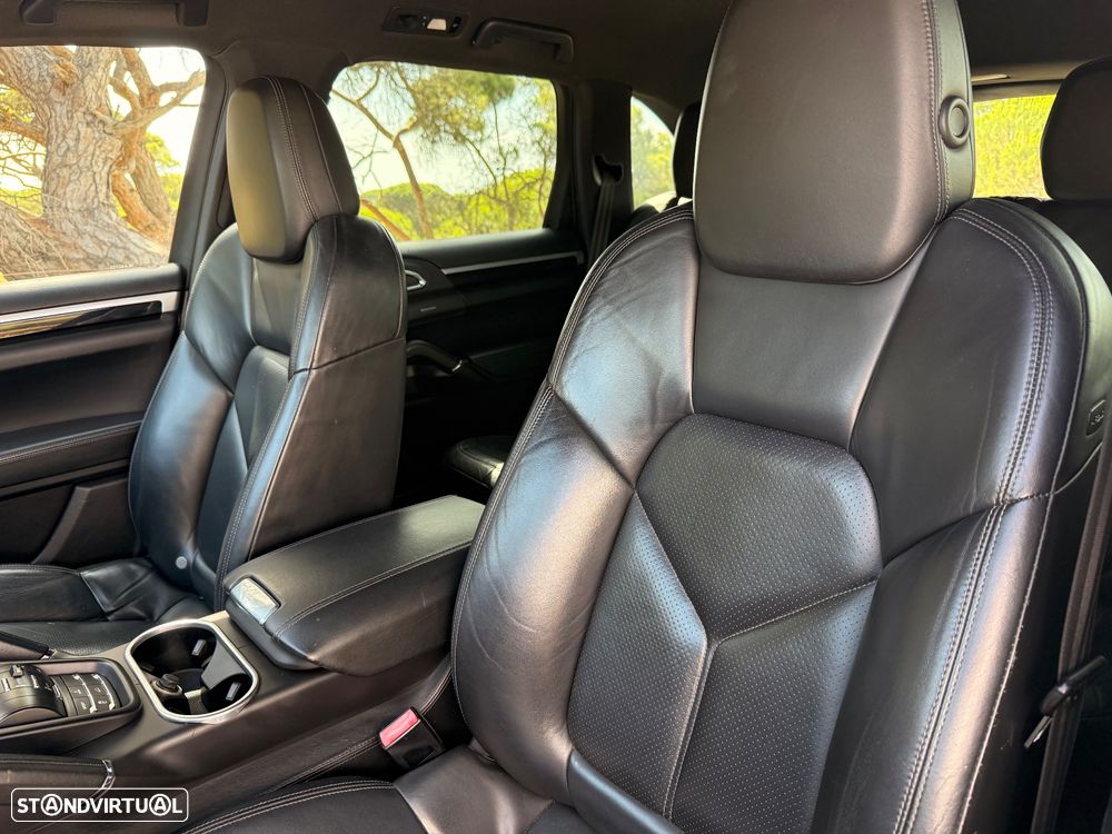 Porsche Cayenne S - 15