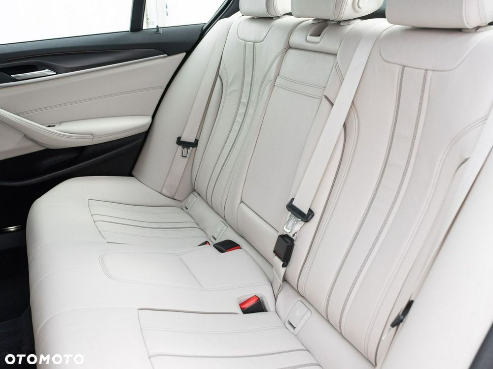 BMW Seria 5 530d xDrive mHEV M Sport sport - 28