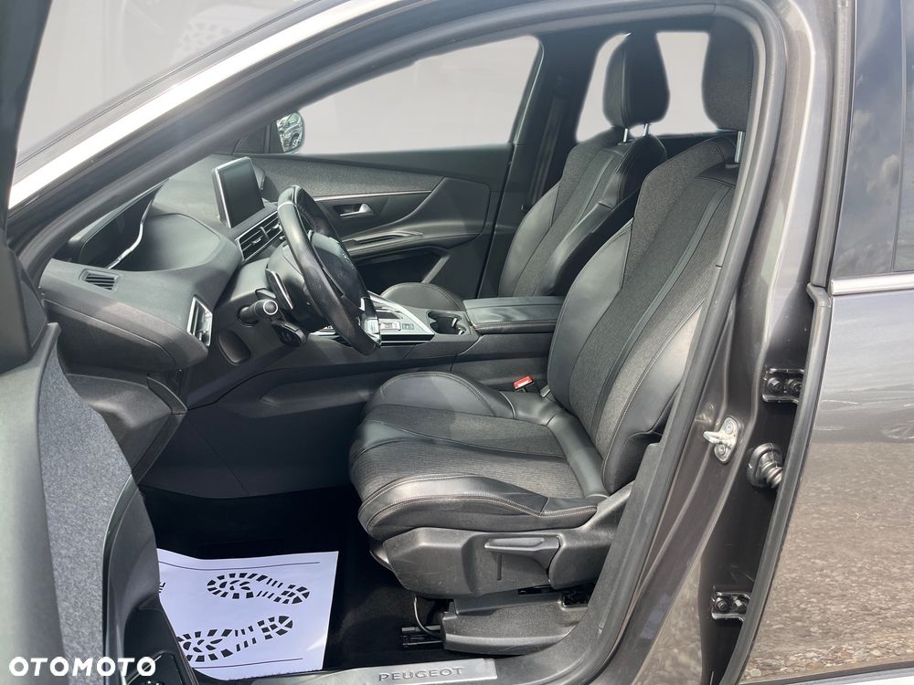 Peugeot 5008 - 5