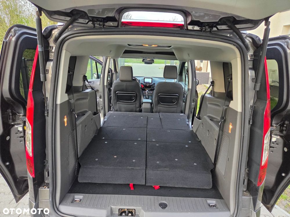 Ford Tourneo Connect Grand - 24