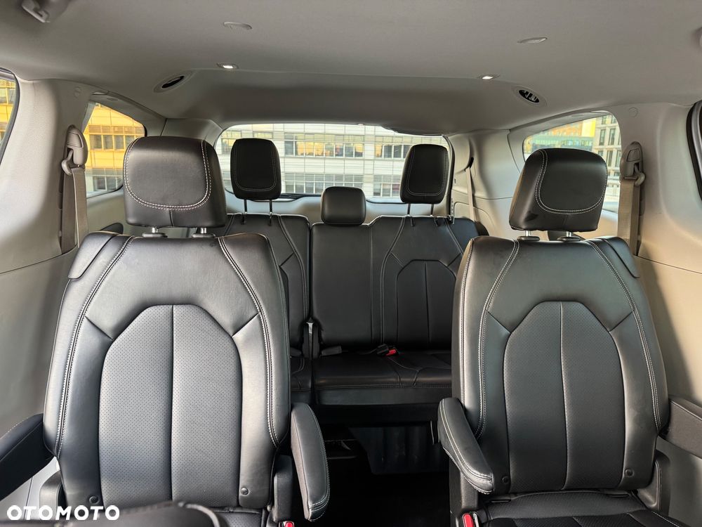 Chrysler Pacifica - 18