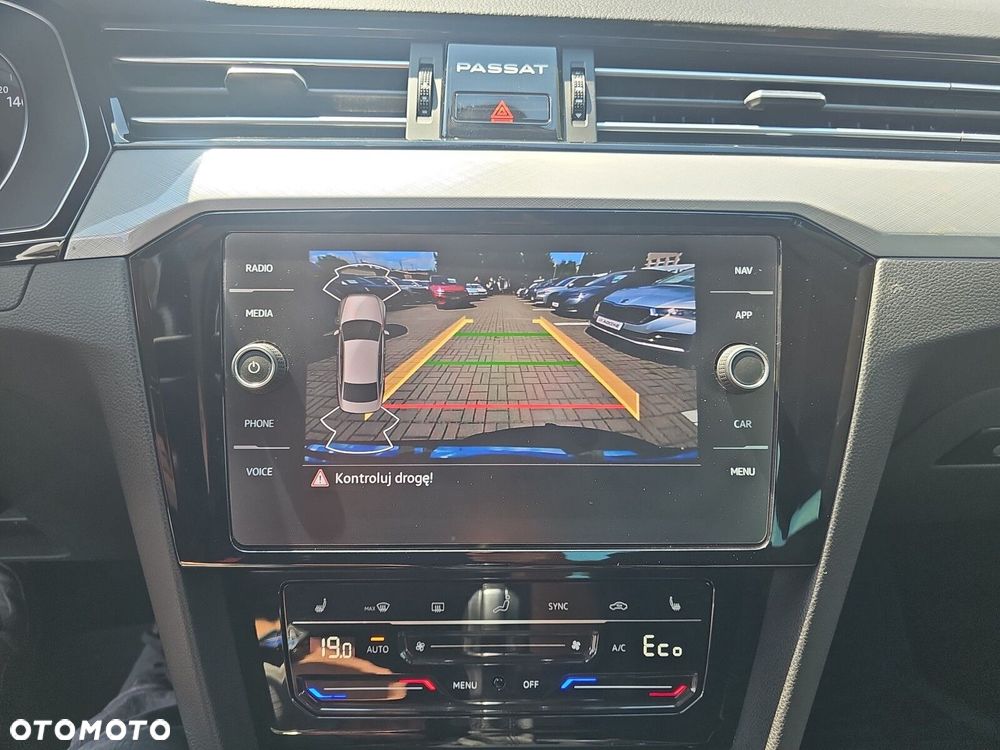 Volkswagen Passat - 35