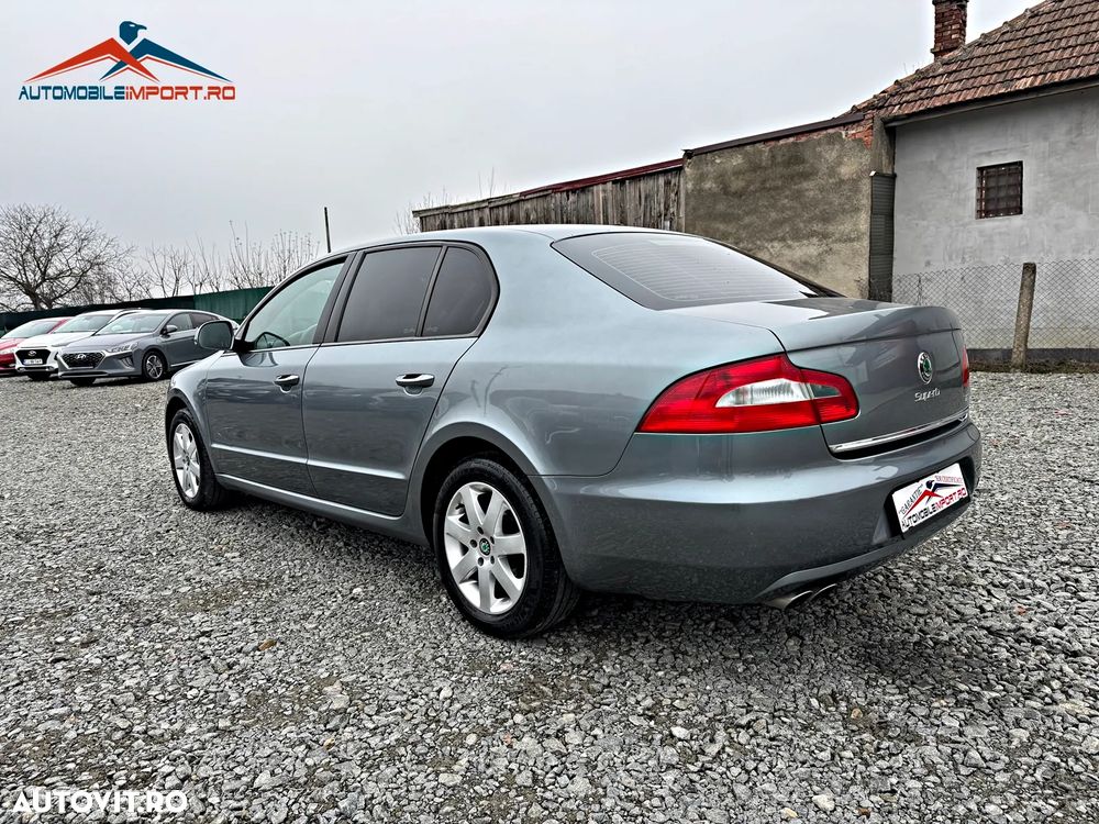 Skoda Superb 2.0 TDI DPF Elegance - 30