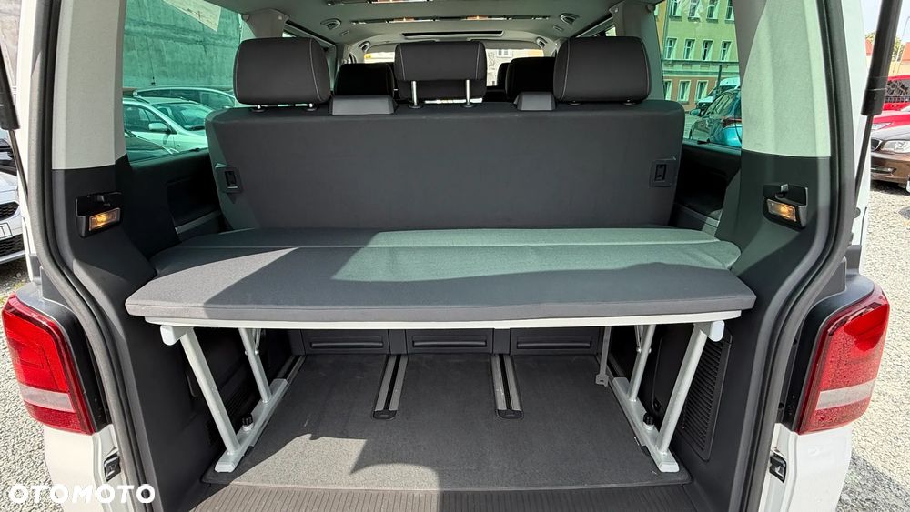 Volkswagen Multivan - 12