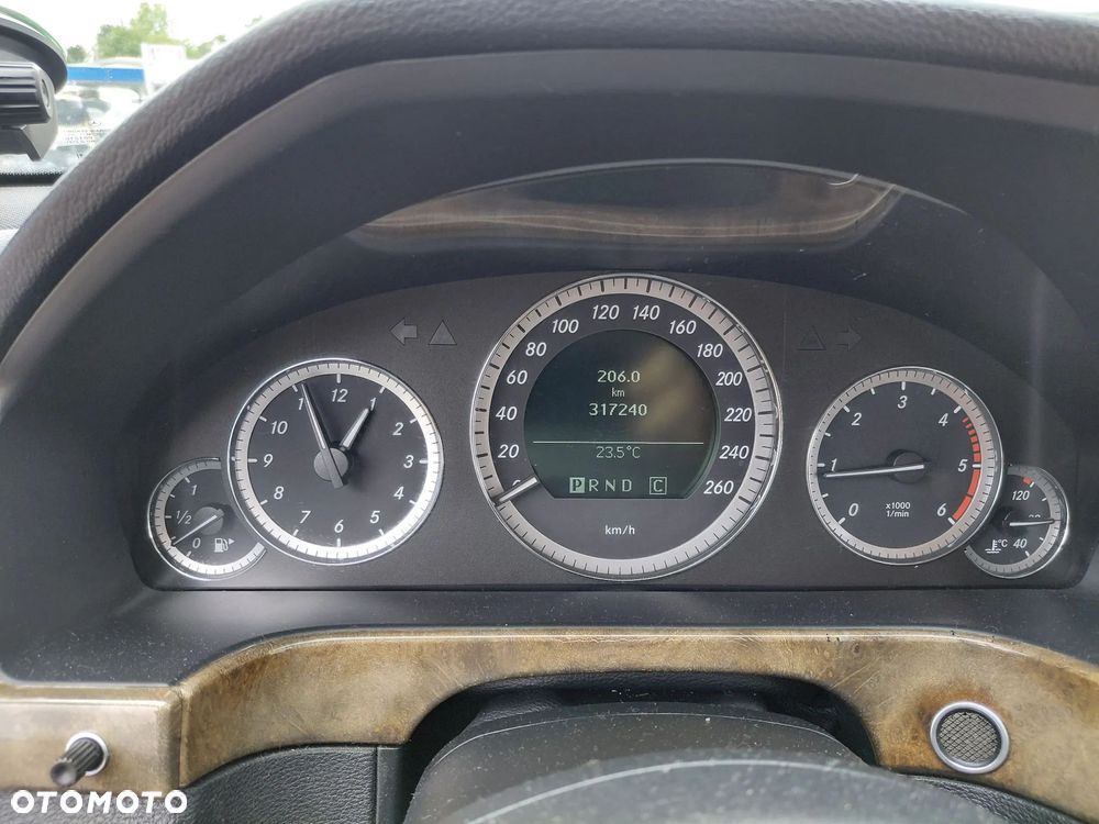 Mercedes-Benz Klasa E 250 CDI DPF BlueEFFICIENCY Automatik Elegance - 14