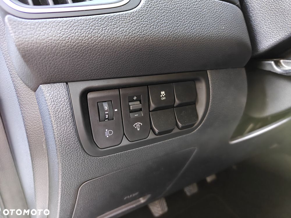Kia Rio - 36