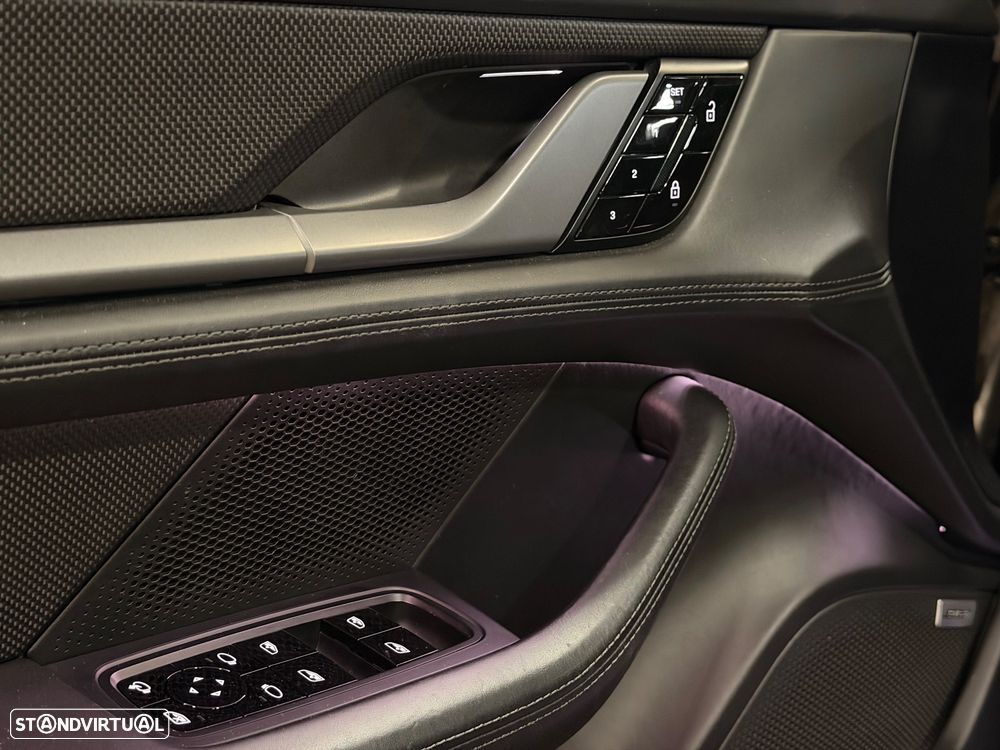 Porsche Taycan Turbo S - 21
