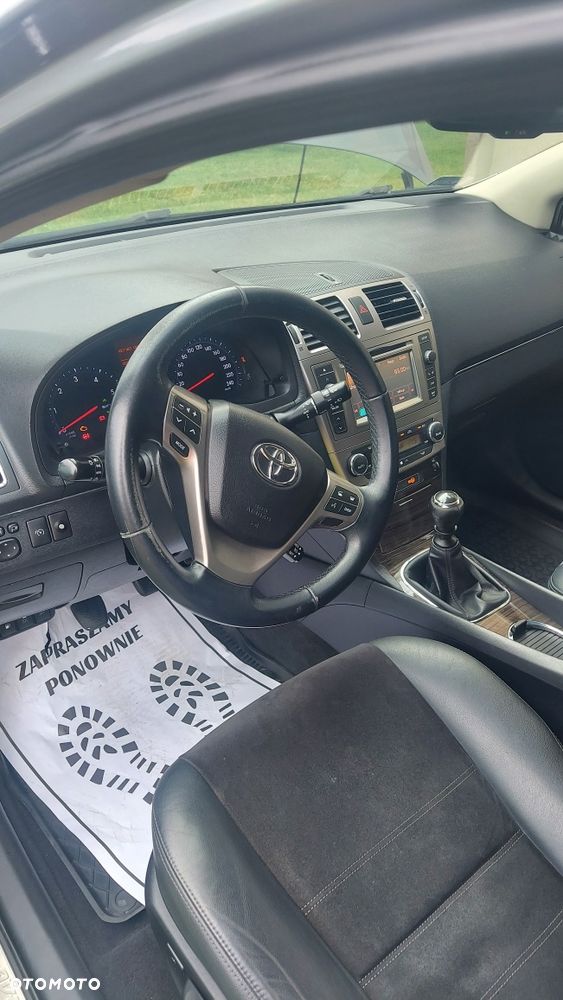 Toyota Avensis - 6