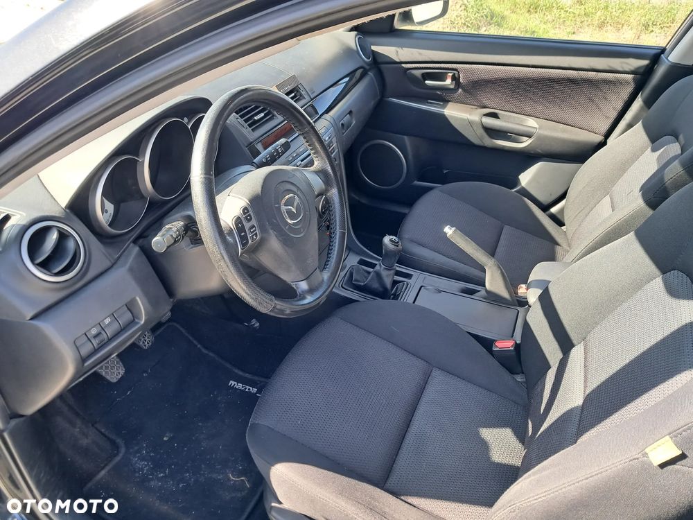 Mazda 3 1.6 Active + - 14