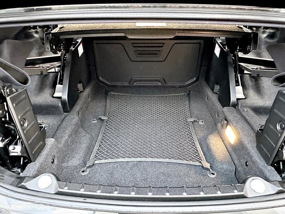 BMW M4 Auto - 36