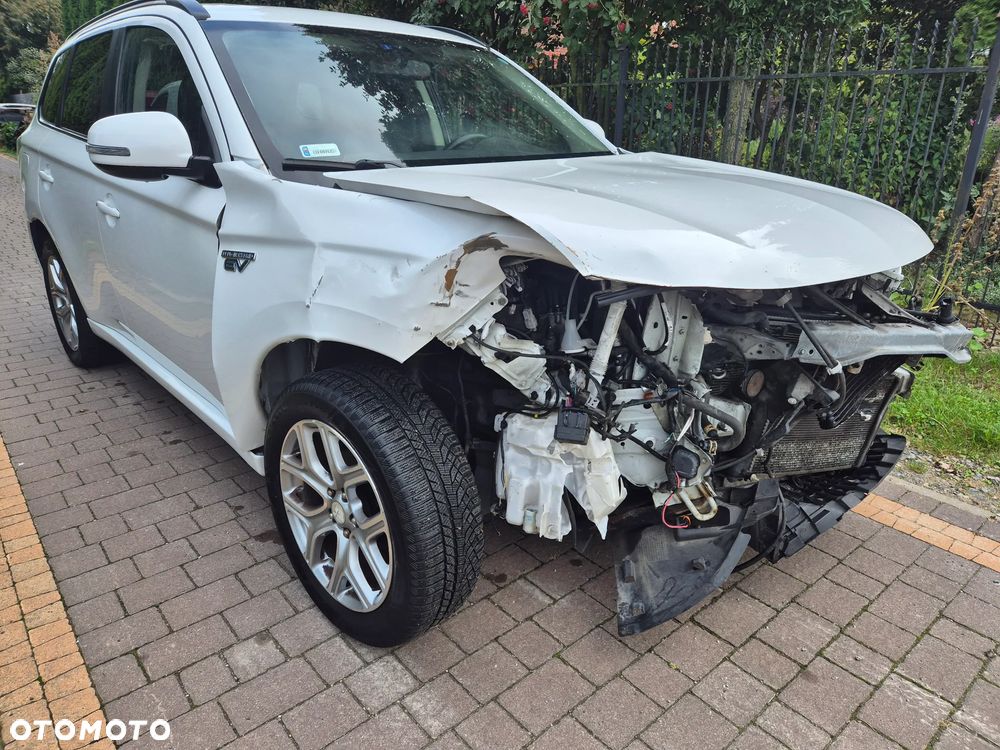 Mitsubishi Outlander PHEV Instyle NAVI + - 5