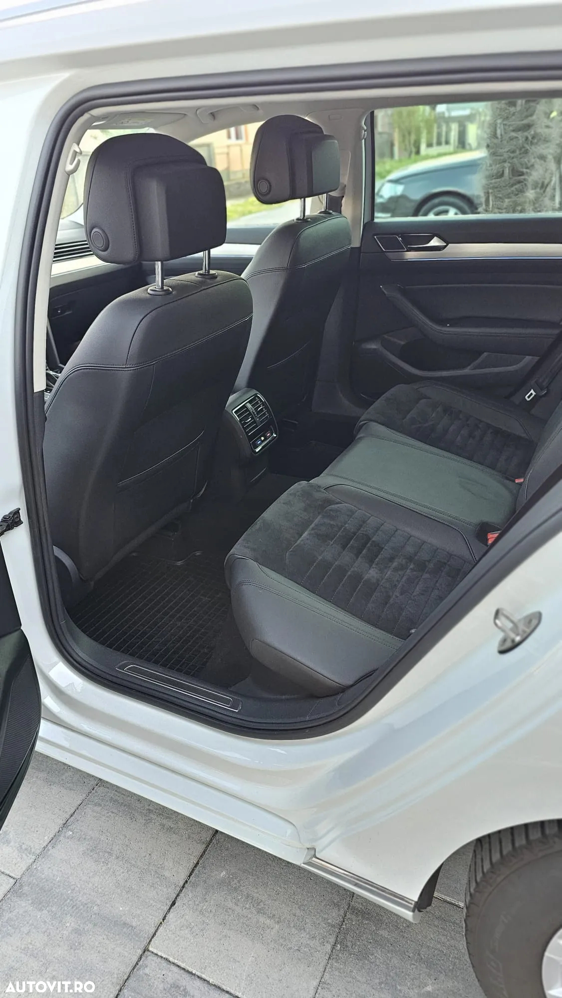 Volkswagen Passat Variant 2.0 TDI DSG (BlueMotion Technology) Highline - 18