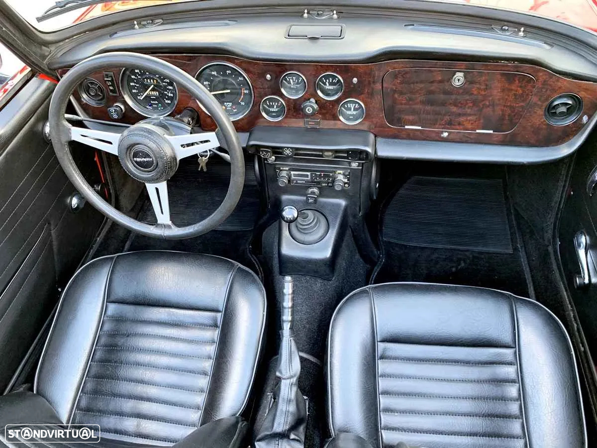 Triumph TR6 - 12